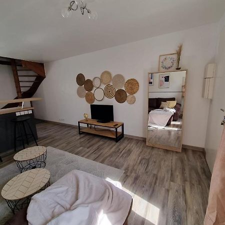 Duplex 40M2 Cocooning Coeur De Ville Avec Parking Neauphle-le-Château Exterior foto
