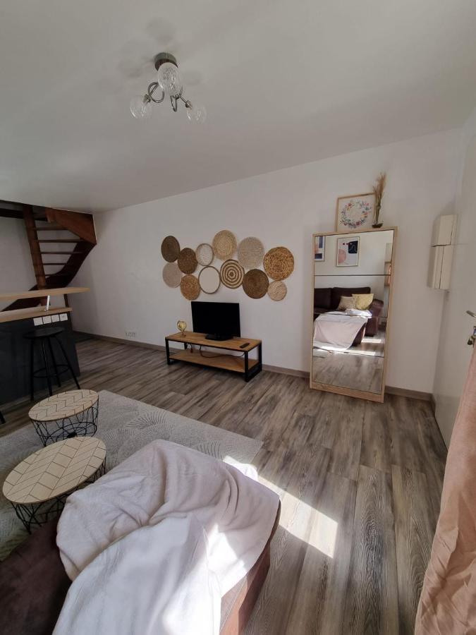 Duplex 40M2 Cocooning Coeur De Ville Avec Parking Neauphle-le-Château Exterior foto